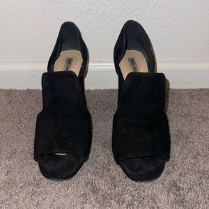 Karl Lagerfeld Black Suede Block Heel. Open Toed. excellent condition.Size 9.5.